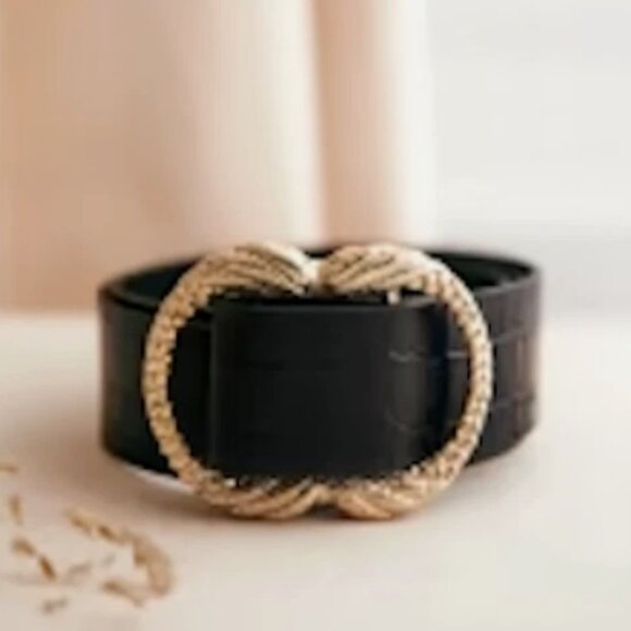 Sezane Accessories - NWOT Sezane Artemis belt in black croco leather, size 80